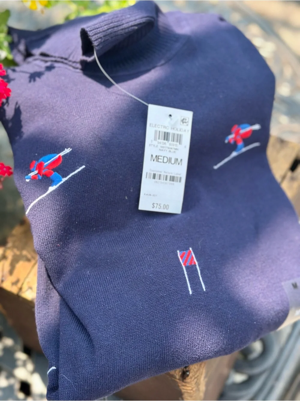 Club Room Ski Sweater Men M Turtleneck Embroidered Skiers NWT Winter